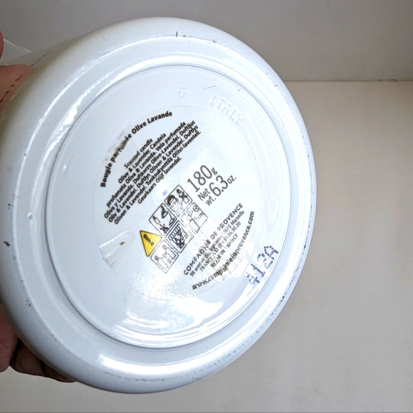 compagnie de provence Bougie Parfumee Extra Pure Olive & Lavender 🪻 Candle - Picture 4 of 8